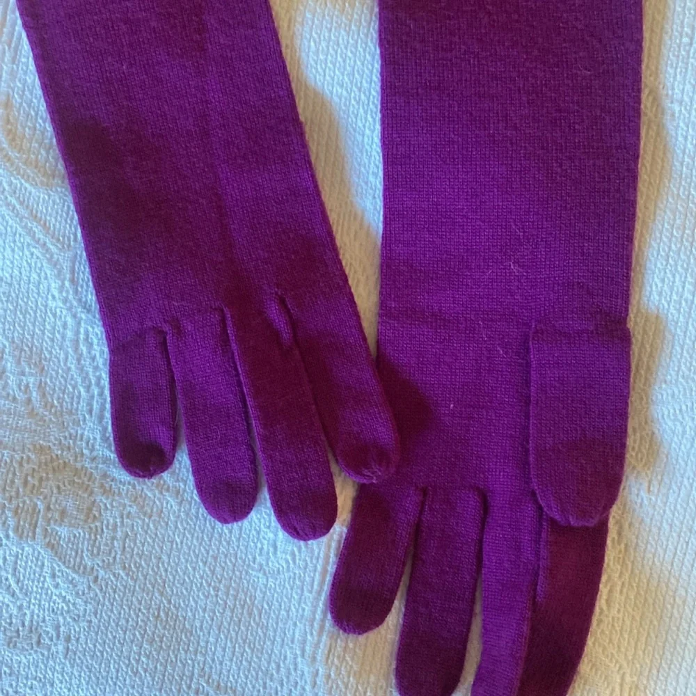 Trina Turk -NWT 20” long 100 % Merino Wool Knit Evening Gloves O/S fits most